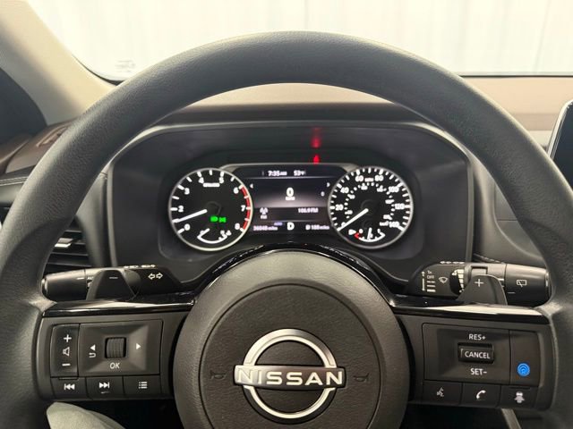 Used 2023 Nissan Rogue SV image 6