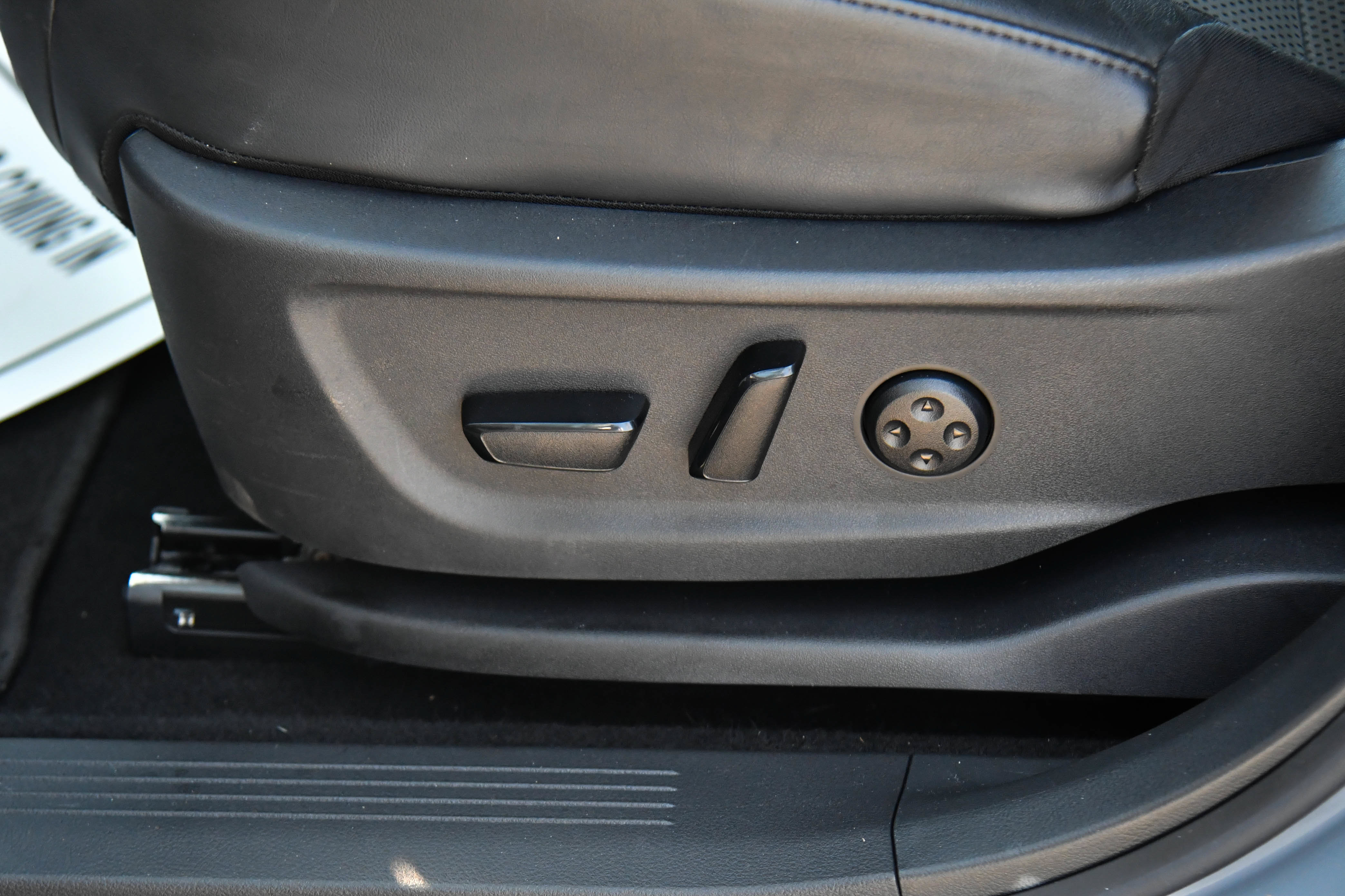 Used 2024 Nissan Ariya FWD image 16