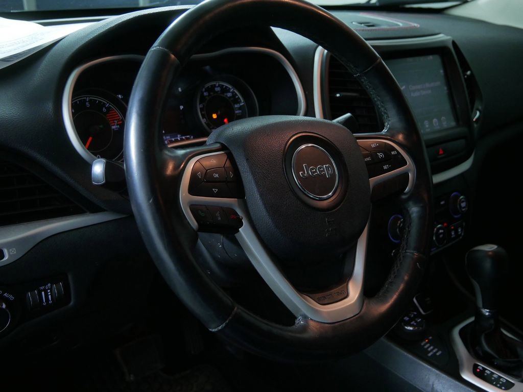 Used 2016 Jeep Cherokee Trailhawk w/ Cold Weather Group image 11