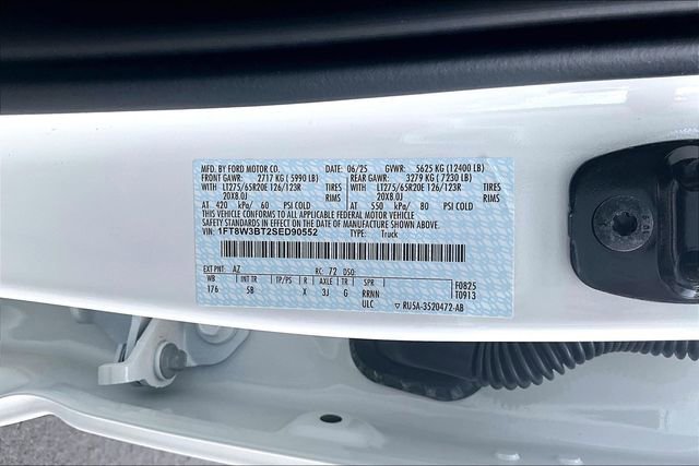 Used 2025 Ford F350 Lariat w/ Black Appearance Package image 3