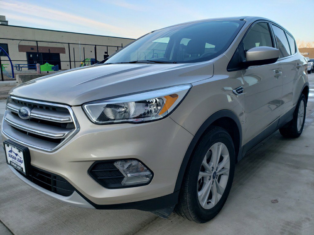 Used 2017 Ford Escape SE image 3