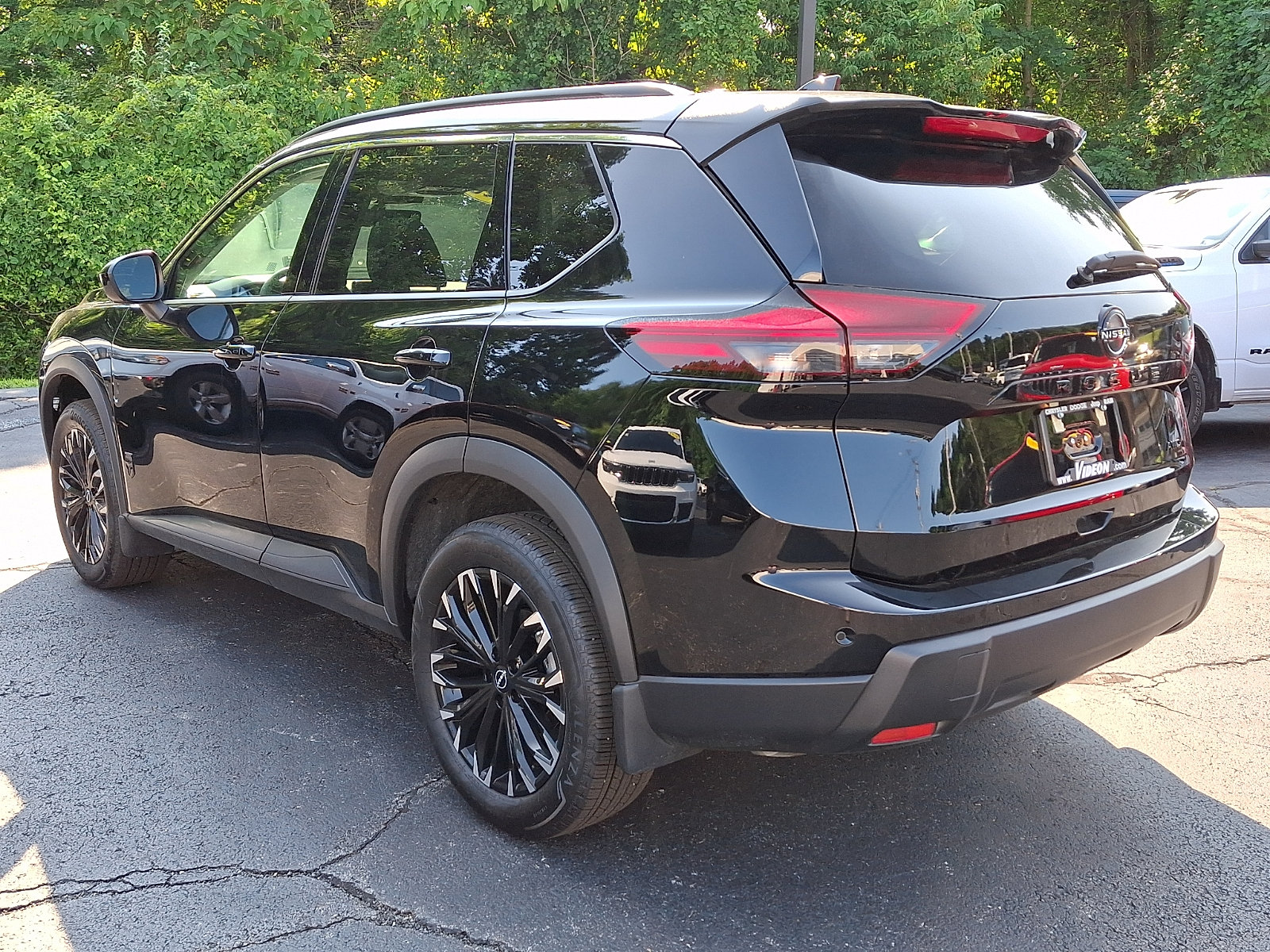 Used 2026 Nissan Rogue Dark Armor AWD/4WD image 4