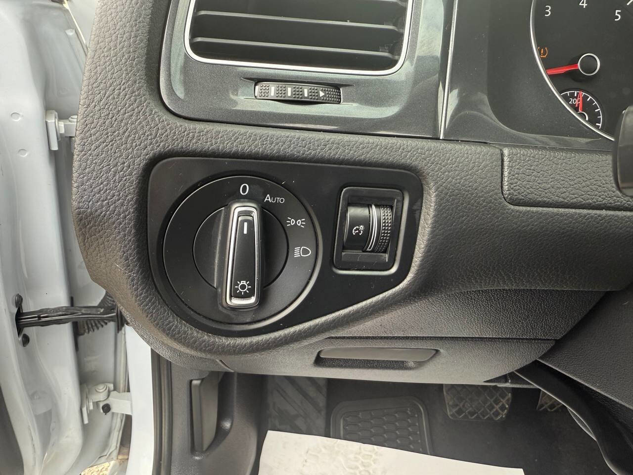 Used 2020 Volkswagen Golf 4-Door image 22