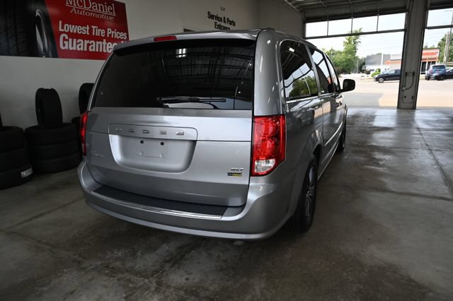 Used 2017 Dodge Grand Caravan SXT FWD image 6