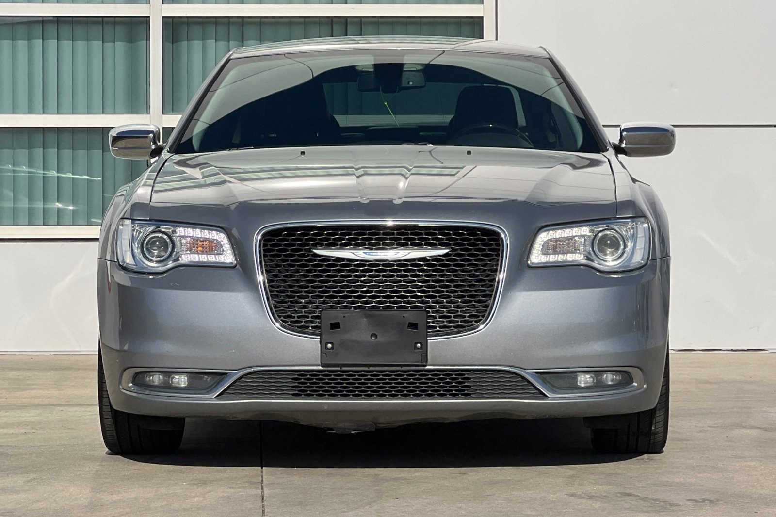 Used 2018 Chrysler 300 Limited image 6