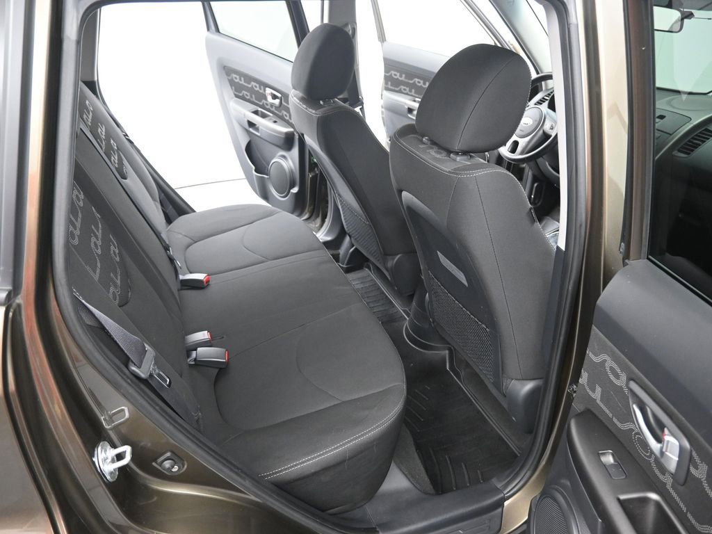 Used 2013 Kia Soul + image 25