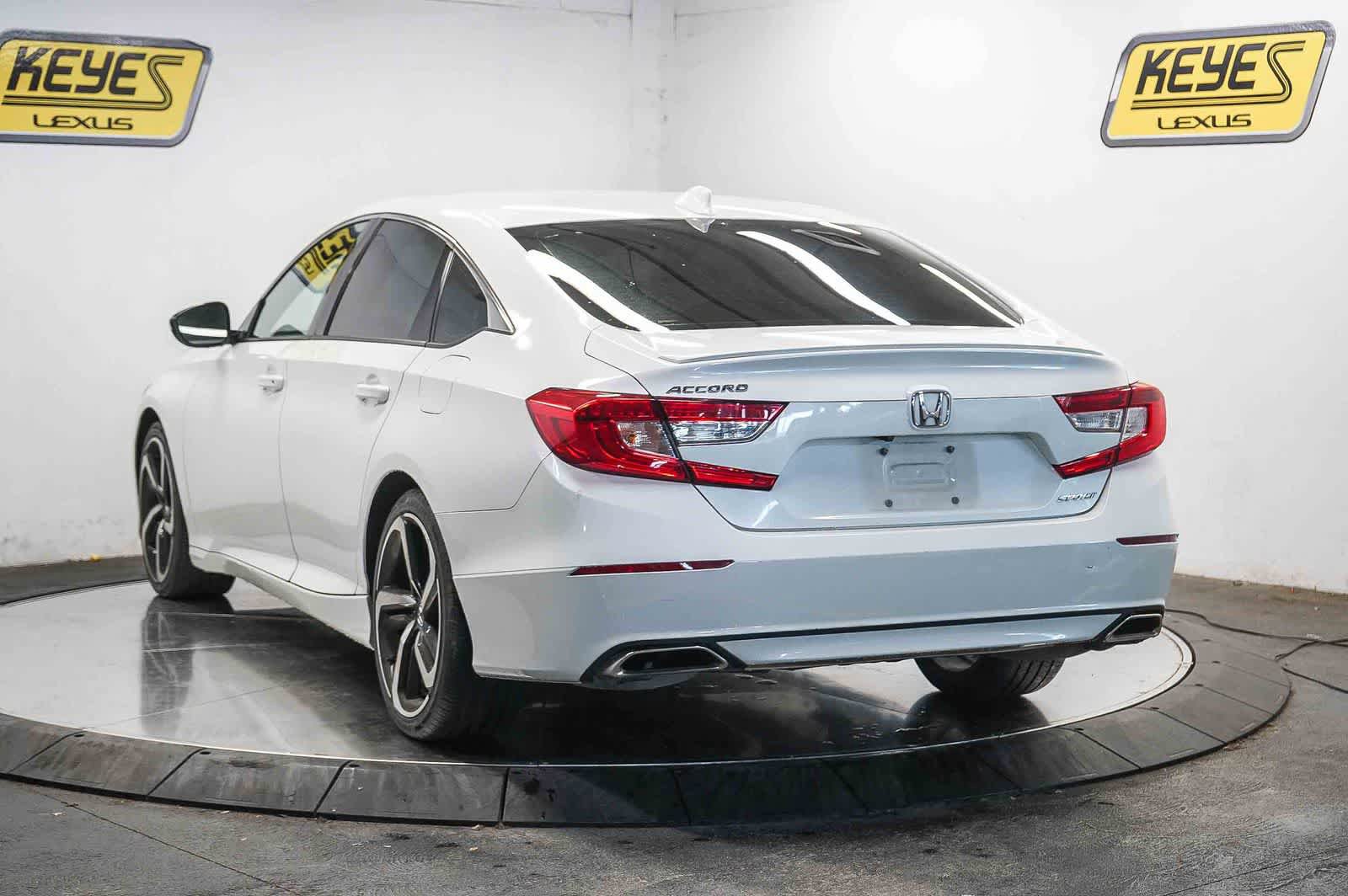 Used 2019 Honda Accord Sport image 2