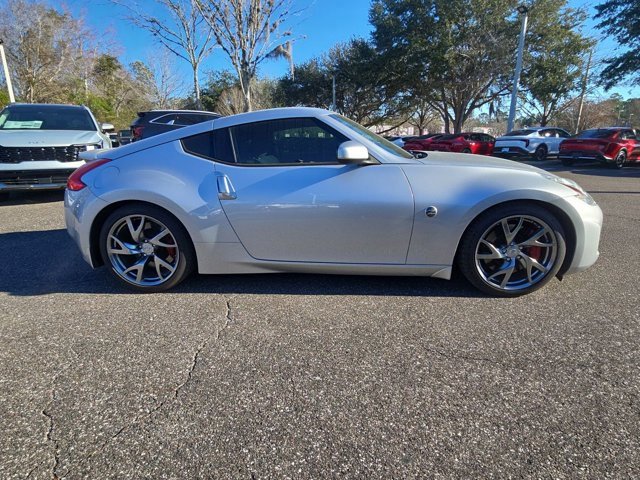 Used 2017 Nissan 370Z w/ Sport Package image 2