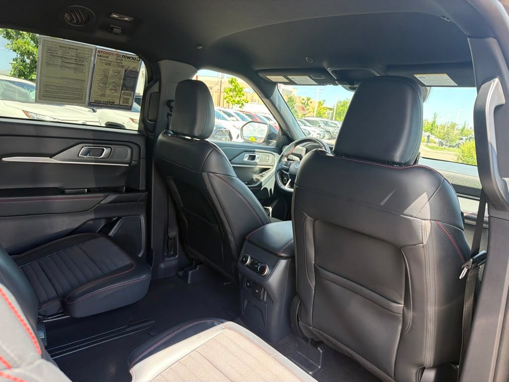 Used 2025 Ford Explorer ST-Line AWD/4WD image 14