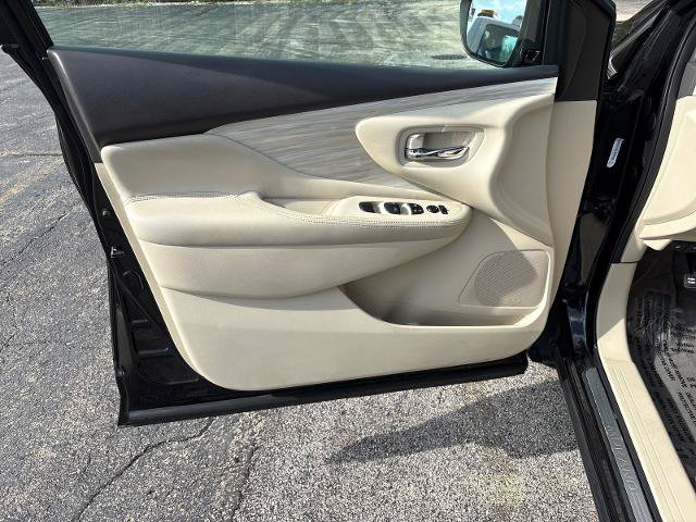 Used 2017 Nissan Murano S w/ Navigation Package AWD/4WD image 10