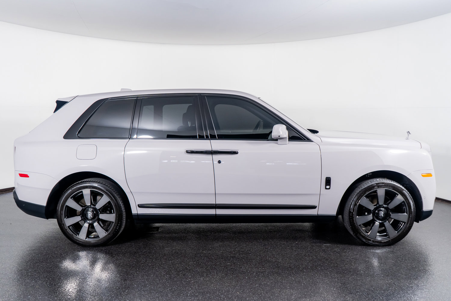 Used 2023 Rolls-Royce Cullinan image 5