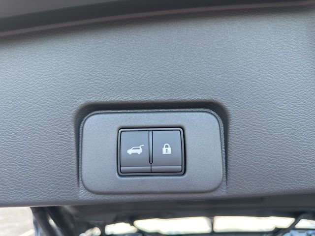 Used 2025 Nissan Rogue SL w/ SL Premium Package image 31