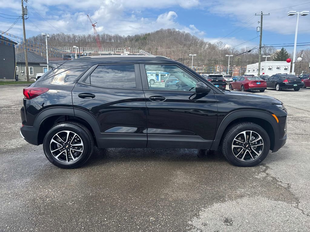 Used 2025 Chevrolet TrailBlazer LT image 6