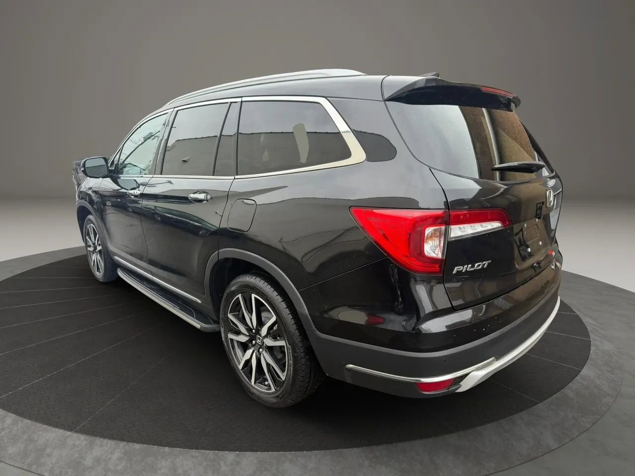Used 2019 Honda Pilot Touring image 7