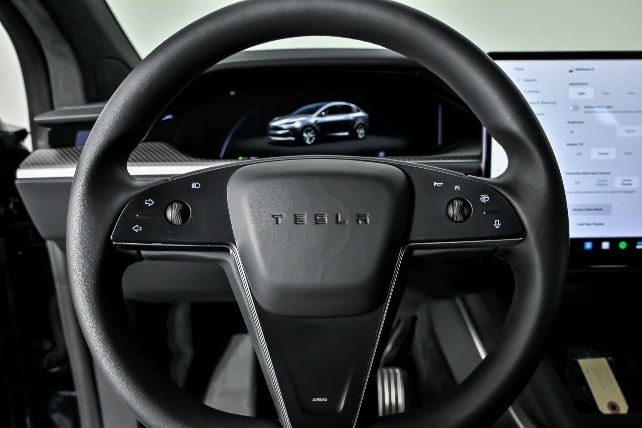 Used 2022 Tesla Model X Plaid image 26