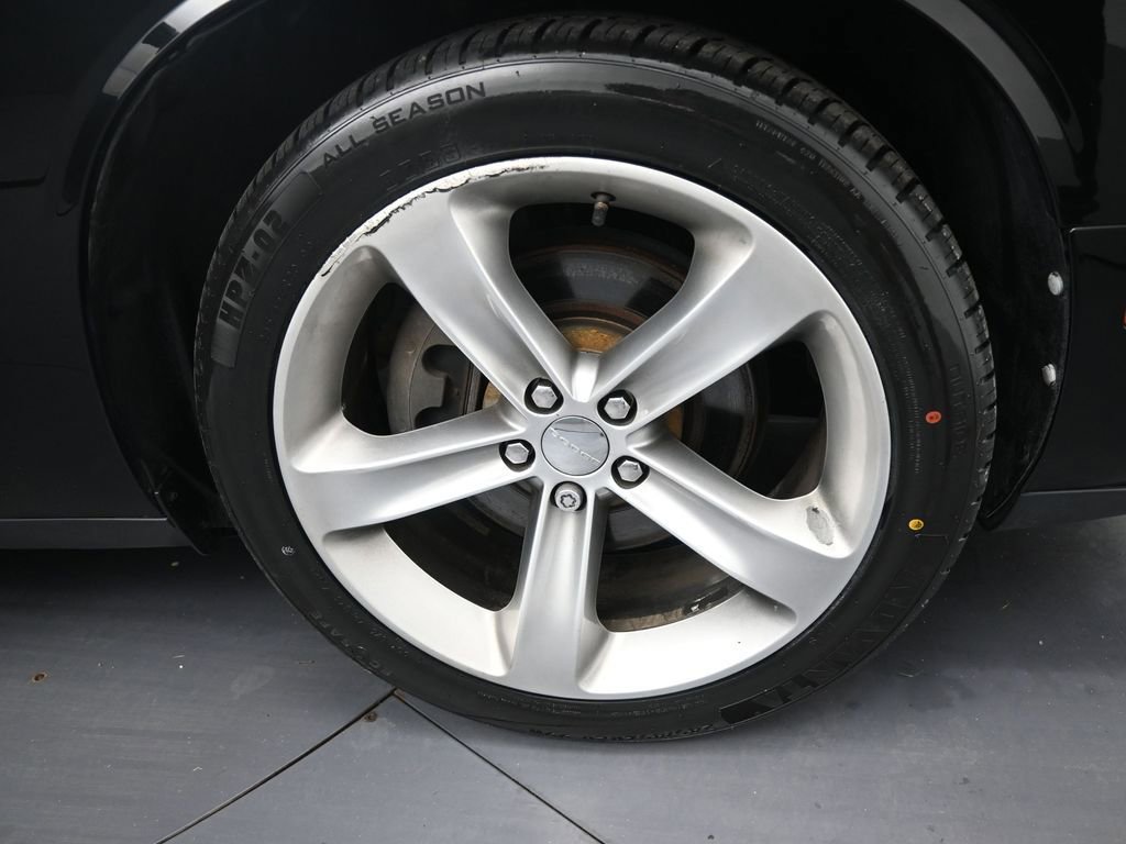 Used 2016 Dodge Challenger R/T RWD image 34
