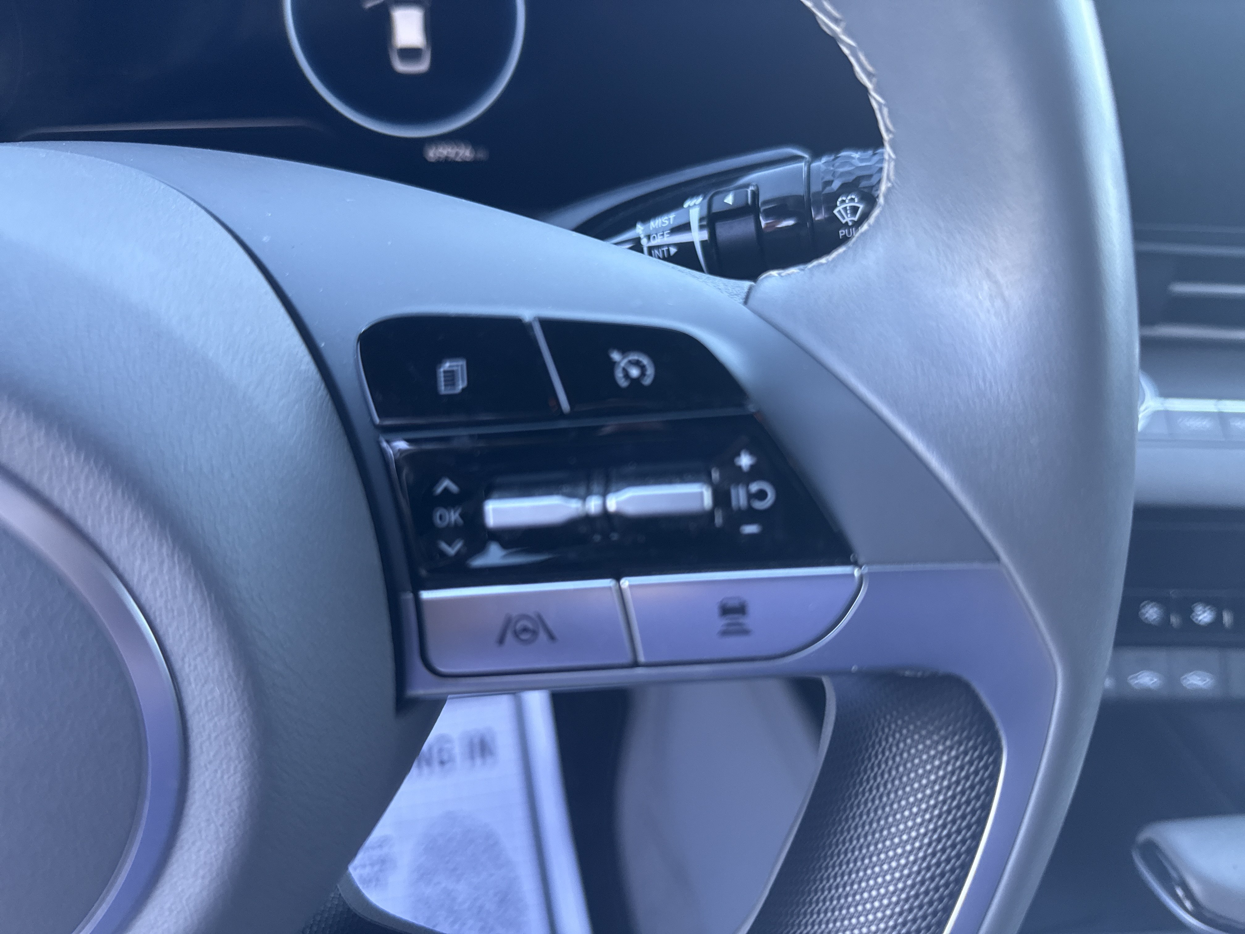 Used 2023 Hyundai Elantra SEL FWD image 18