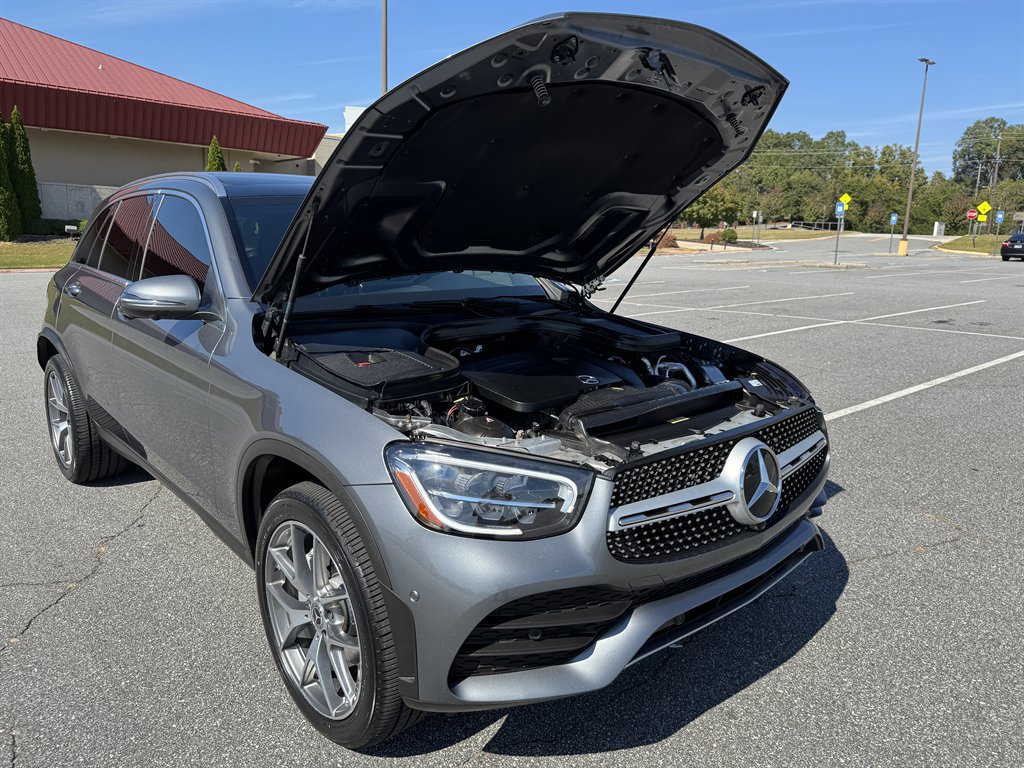 Used 2021 Mercedes-Benz GLC 300 4MATIC w/ AMG Line image 25