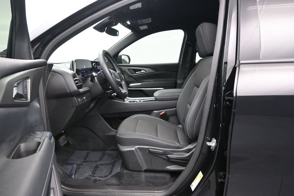 Used 2024 Chevrolet Traverse LS w/ Midnight/Sport Edition FWD image 11