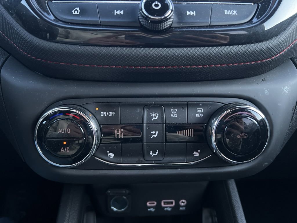 Used 2023 Chevrolet TrailBlazer RS w/ Convenience Package image 19