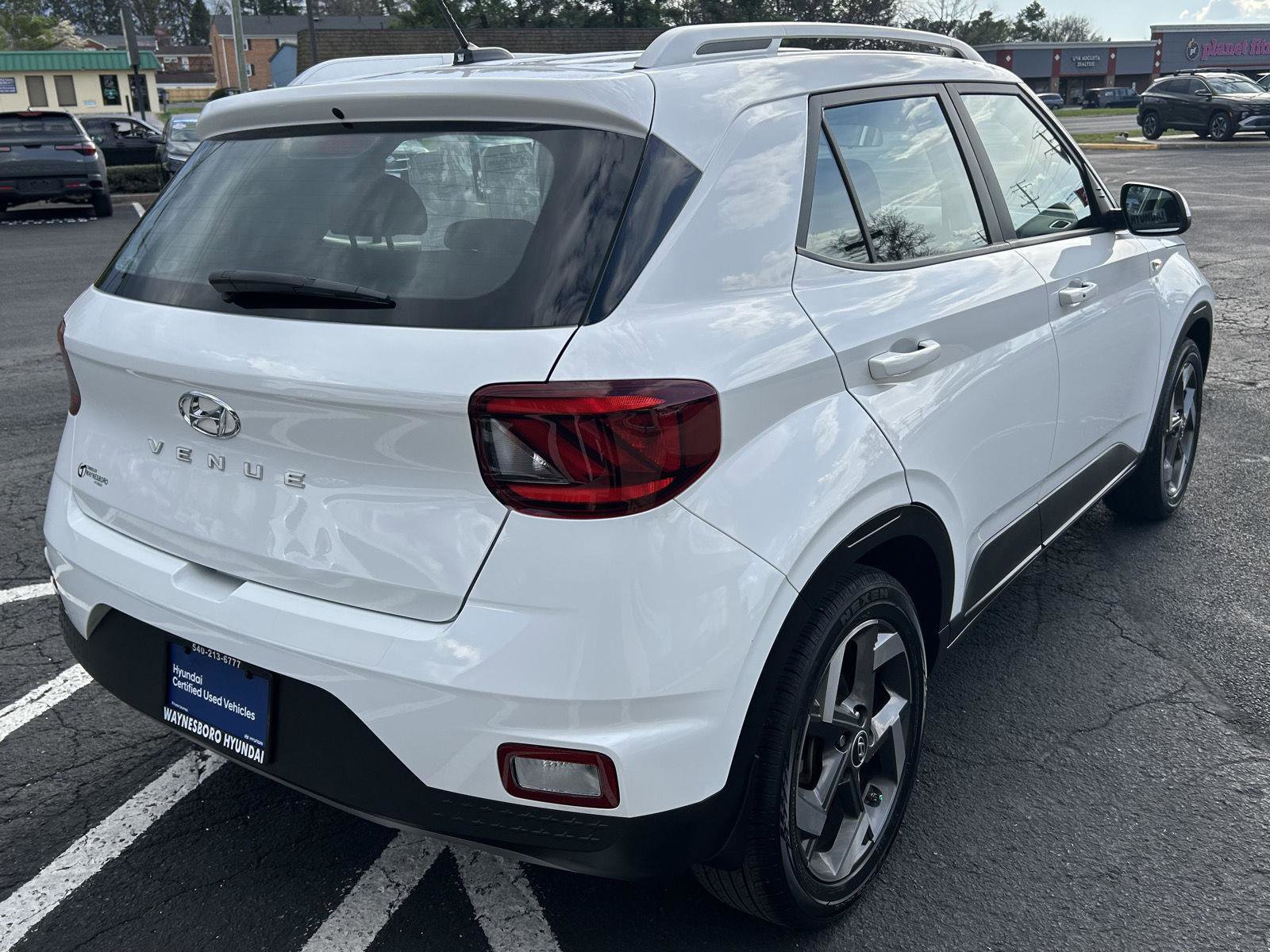 Certified 2024 Hyundai Venue SEL FWD image 6