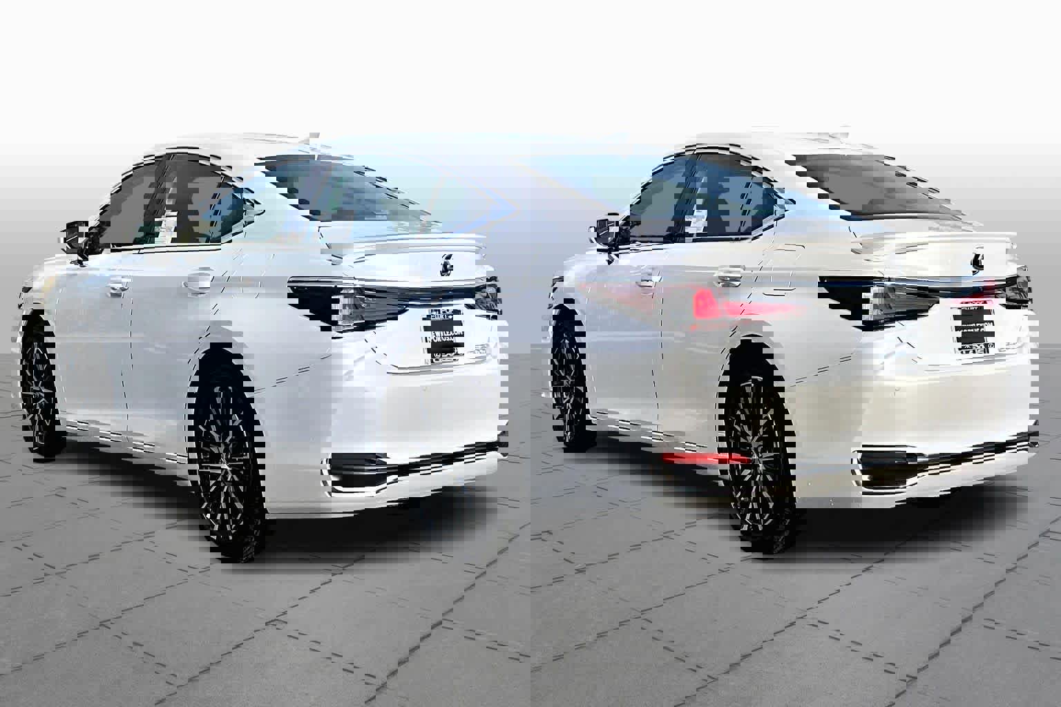 New 2025 Lexus ES 300h w/ Premium Package image 7