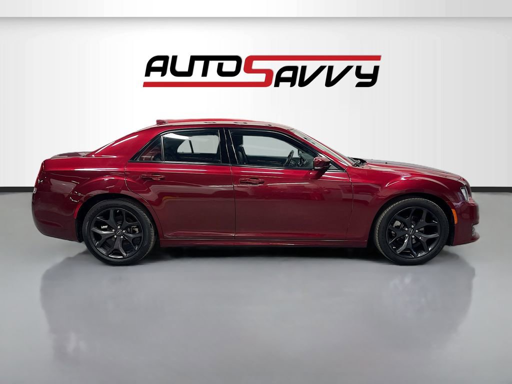 Used 2022 Chrysler 300 Touring L image 8