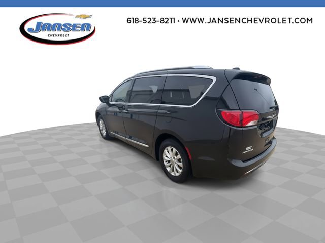 Used 2018 Chrysler Pacifica Touring-L Plus FWD image 6