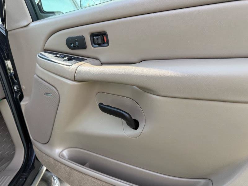 Used 2005 GMC Sierra 3500 SLT w/ Heavy-Duty Power Package AWD/4WD image 46