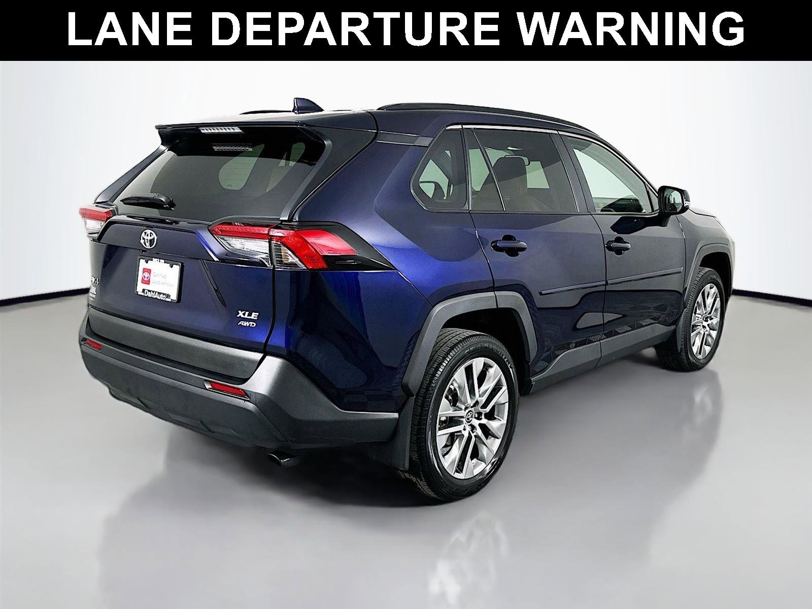 Used 2023 Toyota RAV4 XLE Premium image 7