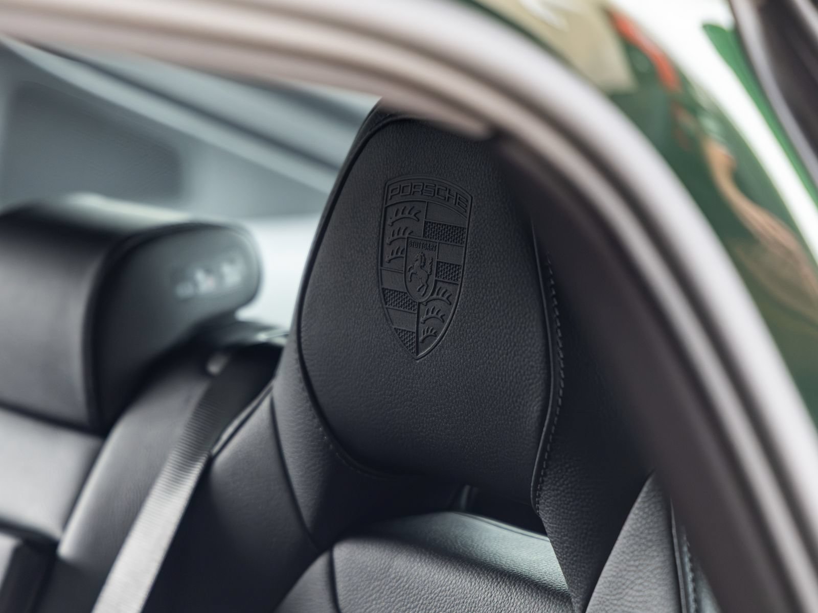 Certified 2025 Porsche Panamera image 37