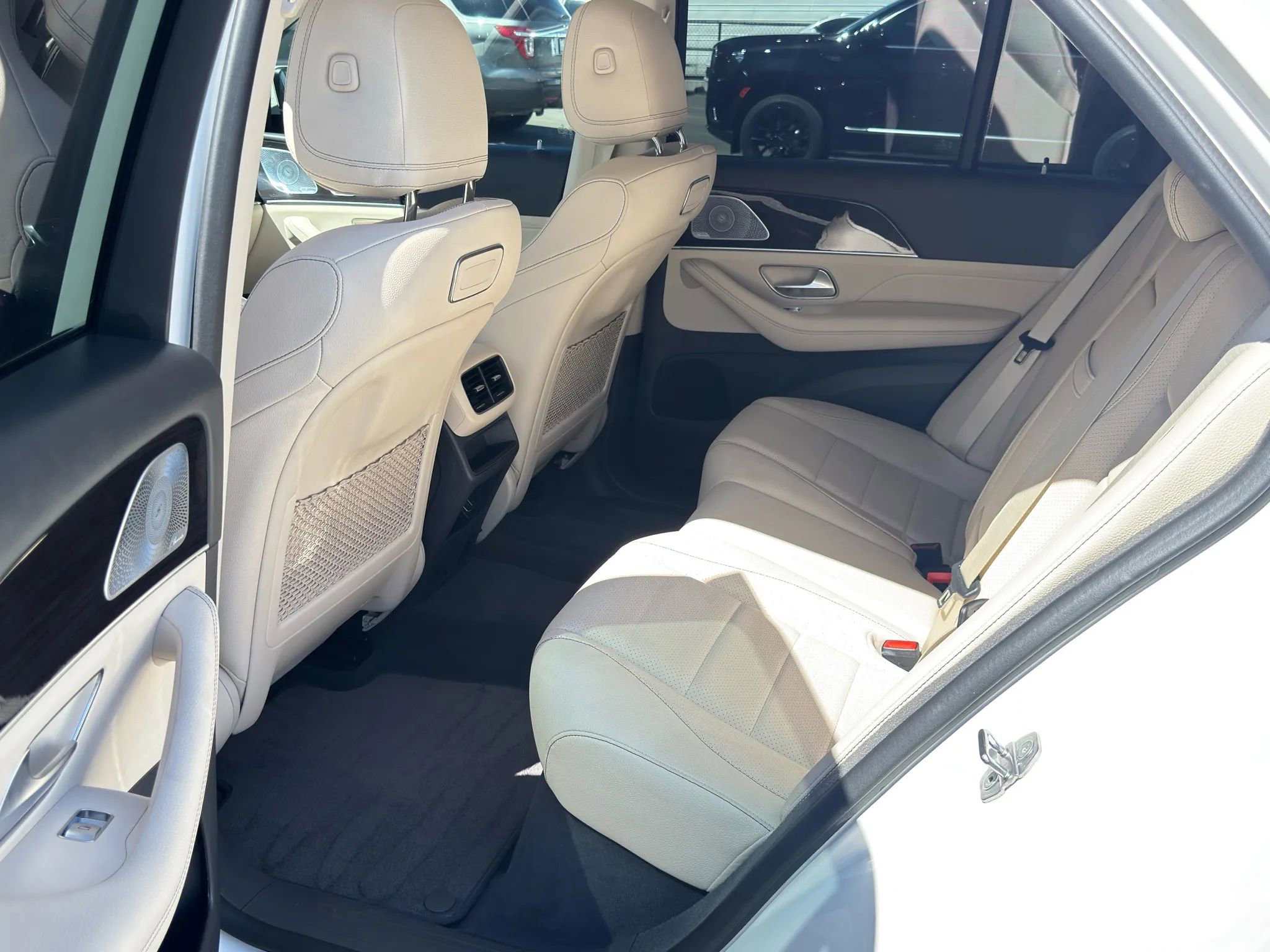 Used 2020 Mercedes-Benz GLE 350 4MATIC w/ Premium Package image 12