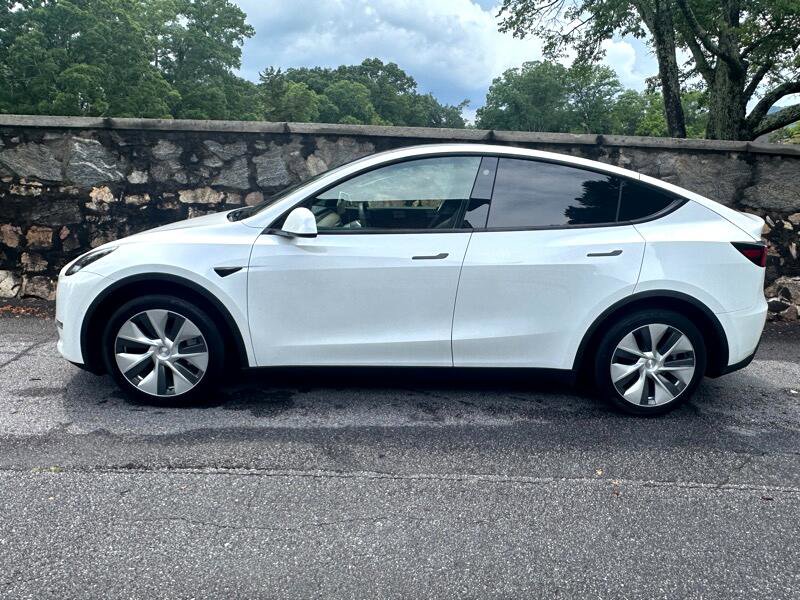 Used 2021 Tesla Model Y Long Range image 7