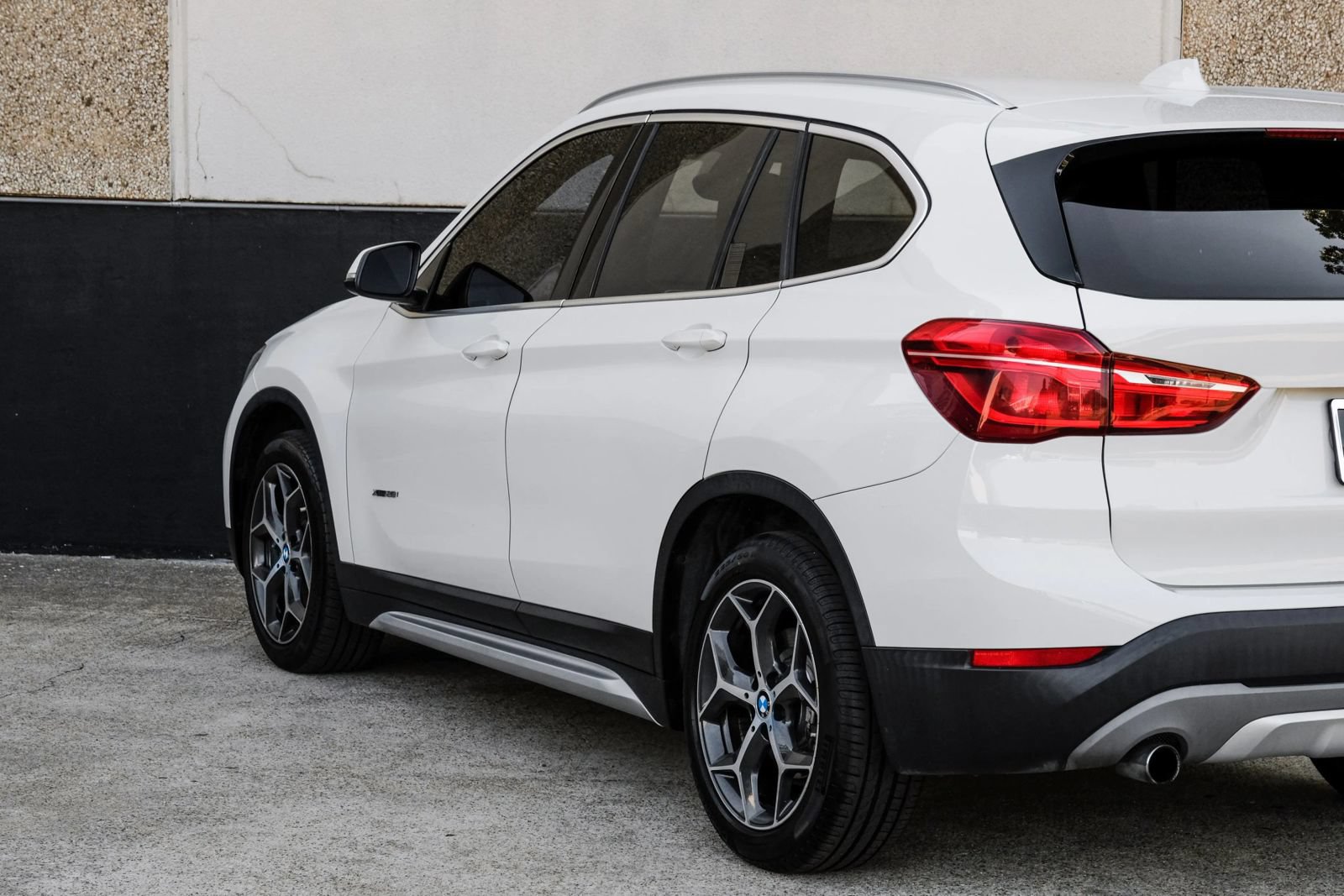 Used 2018 BMW X1 xDrive28i AWD/4WD image 12