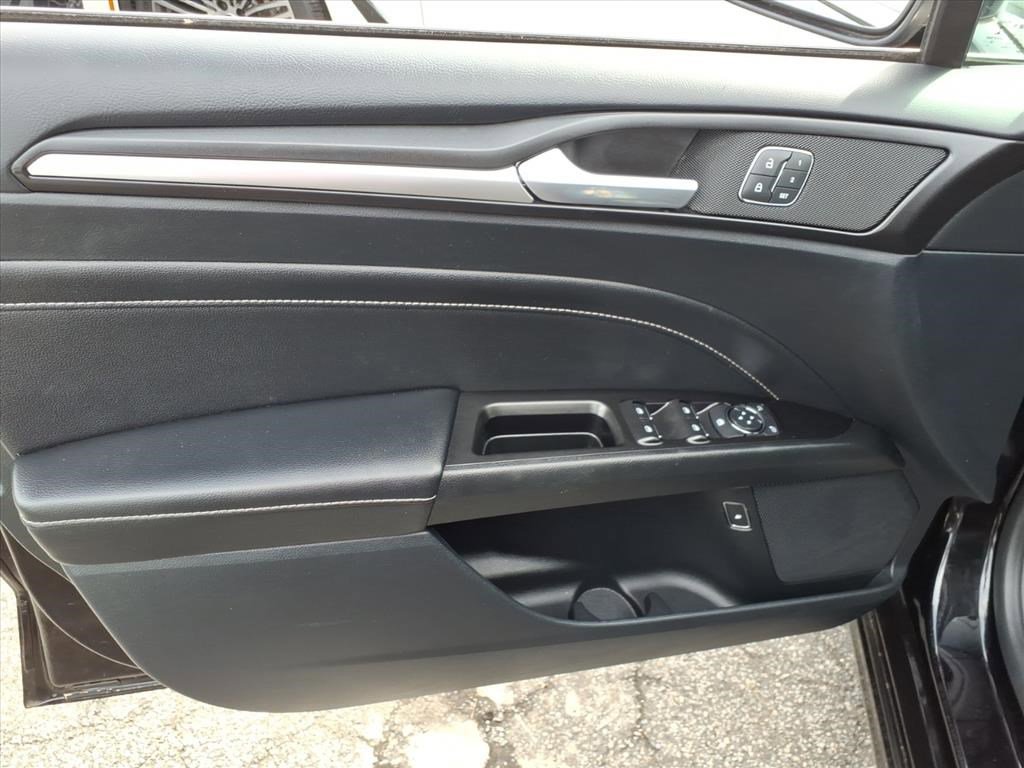 Used 2019 Ford Fusion Energi Titanium image 16