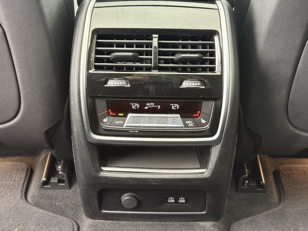 Used 2020 BMW X7 xDrive40i w/ Premium Package AWD/4WD image 29