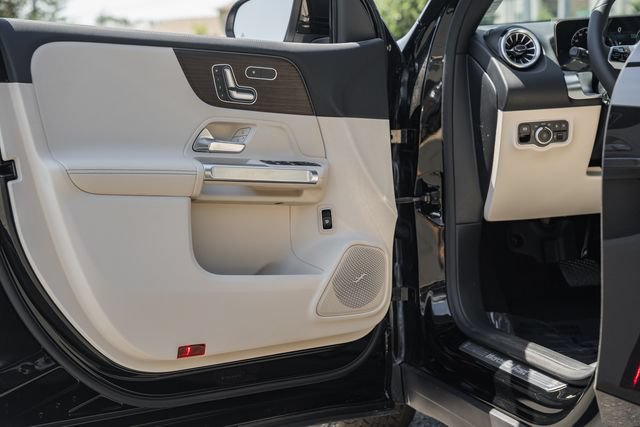 New 2026 Mercedes-Benz GLB 250 4MATIC image 39