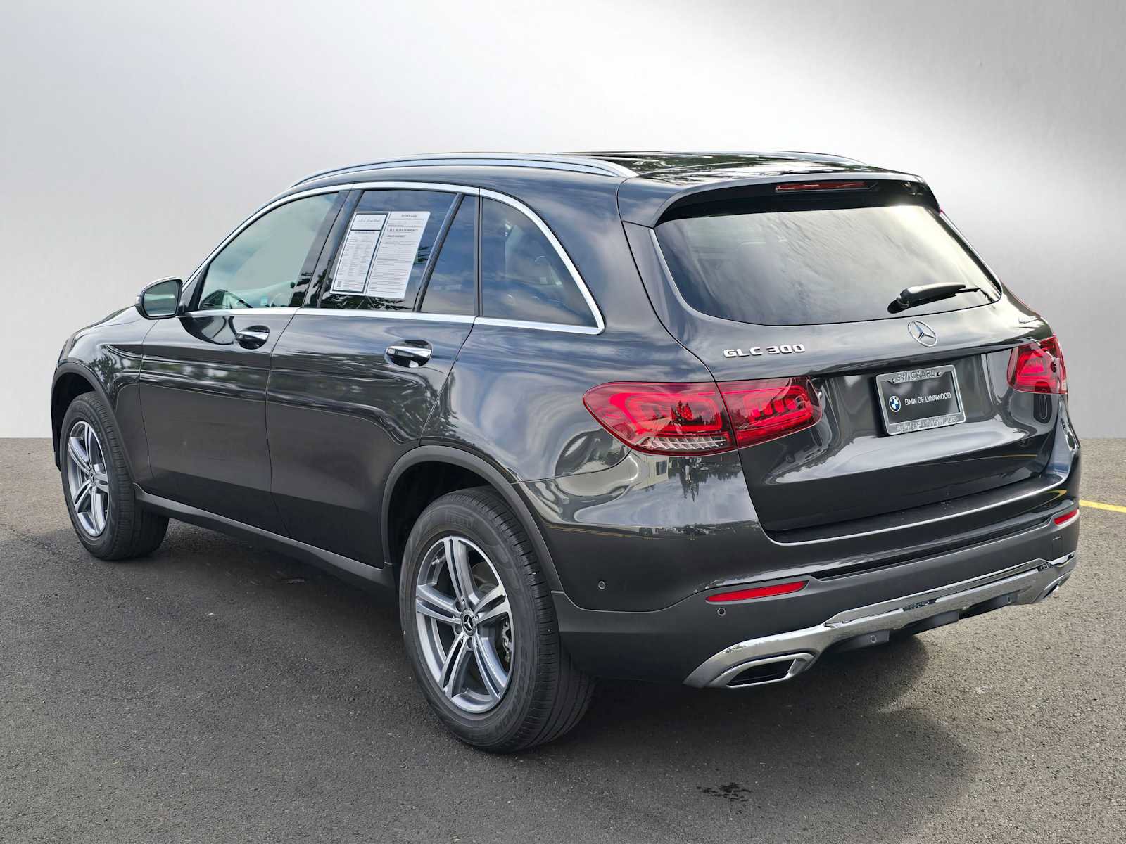 Used 2022 Mercedes-Benz GLC 300 4MATIC image 5