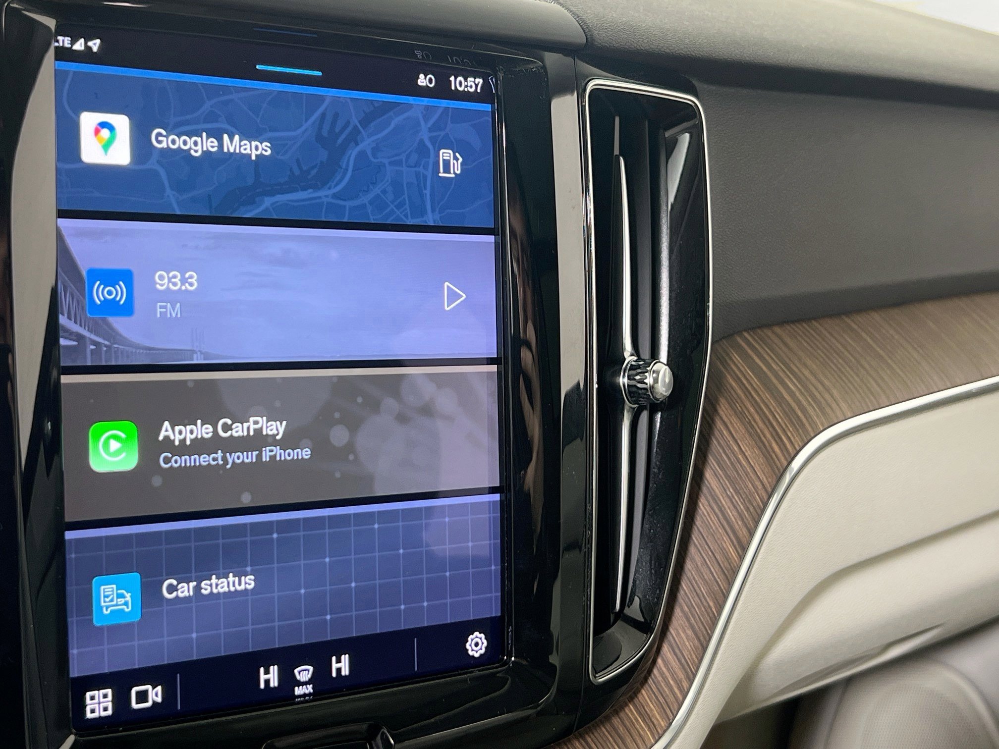 Used 2022 Volvo XC60 B5 Momentum w/ Advanced Package image 15