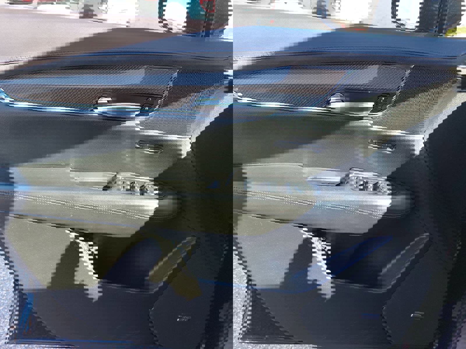 Used 2017 Cadillac XT5 Platinum image 29