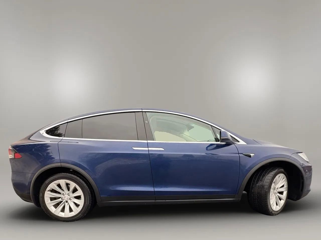 Used 2017 Tesla Model X 100D AWD/4WD image 9