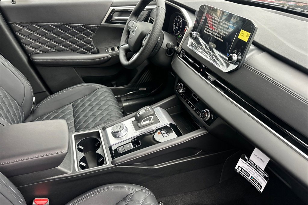 New 2025 Mitsubishi Outlander SEL image 17