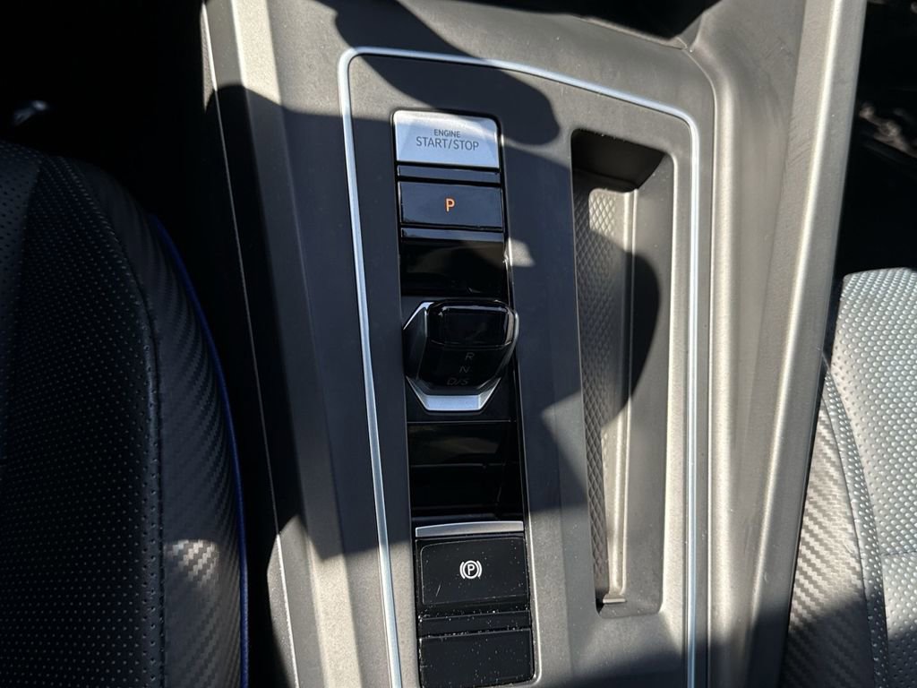 Used 2022 Volkswagen Golf R image 22