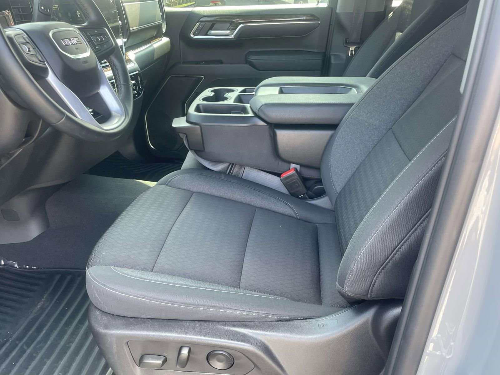 Used 2024 GMC Sierra 1500 Elevation image 15