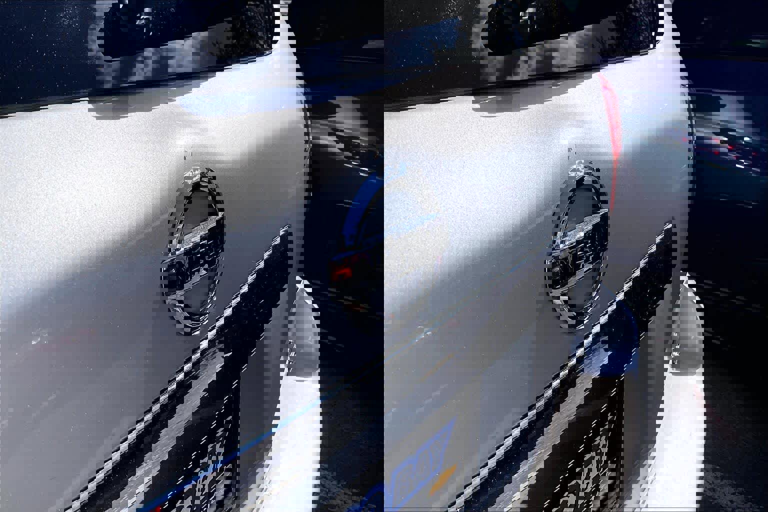 Used 2018 Nissan Pathfinder SV image 9