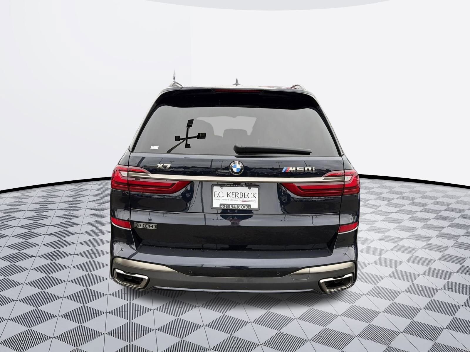 Used 2022 BMW X7 M50i w/ Cold Weather Package image 5