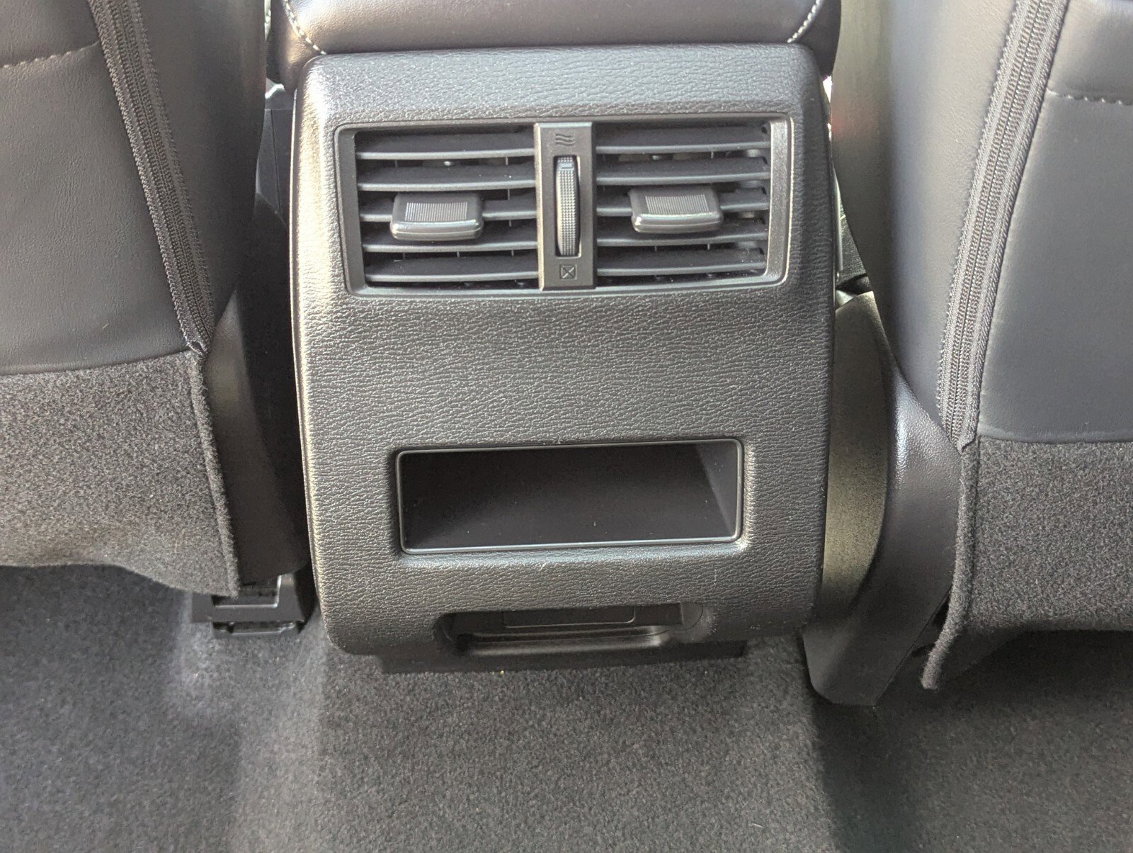 Used 2023 Mitsubishi Outlander SE FWD image 15