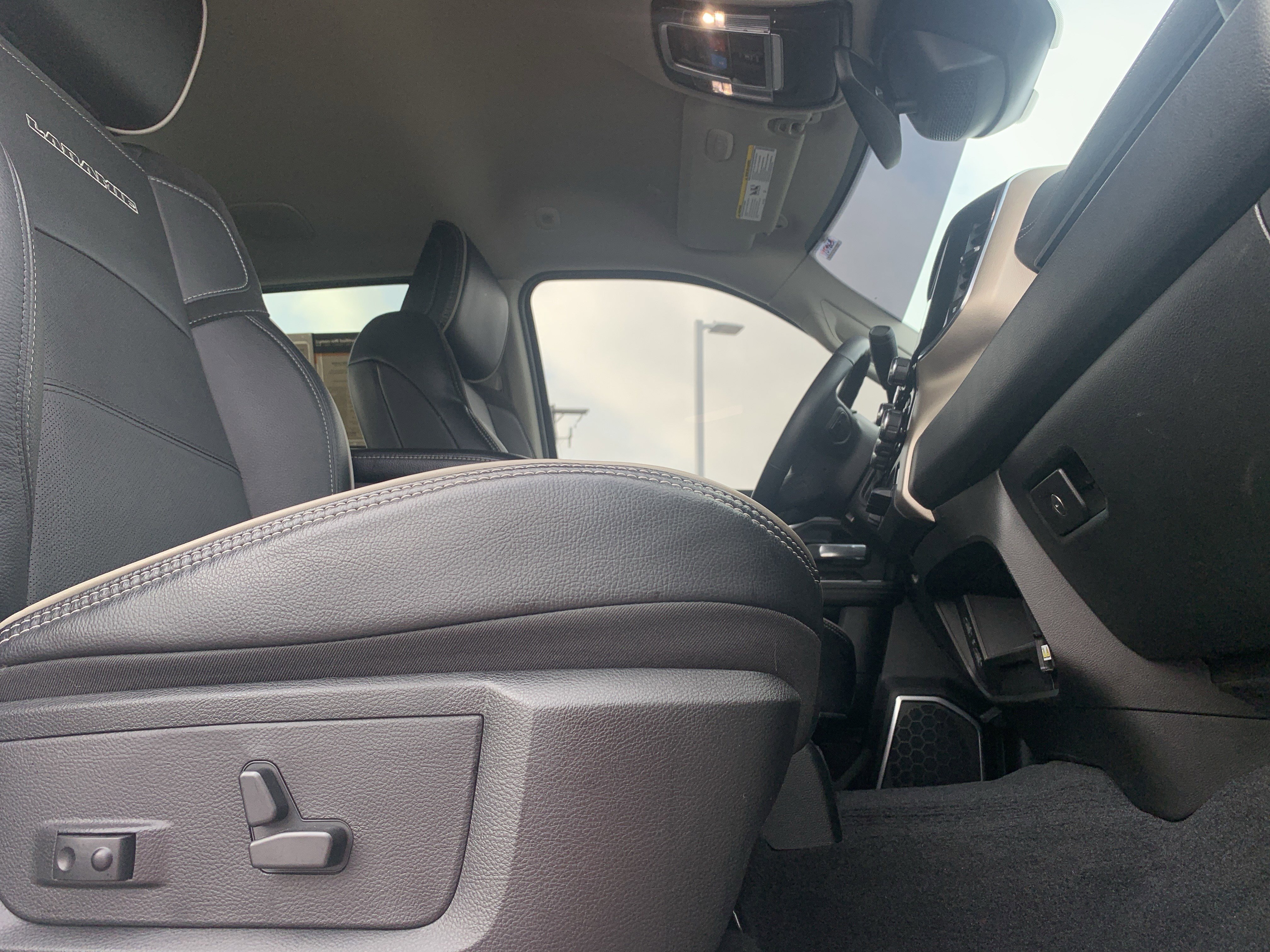 Used 2024 RAM 2500 Laramie w/ Safety Group AWD/4WD image 31