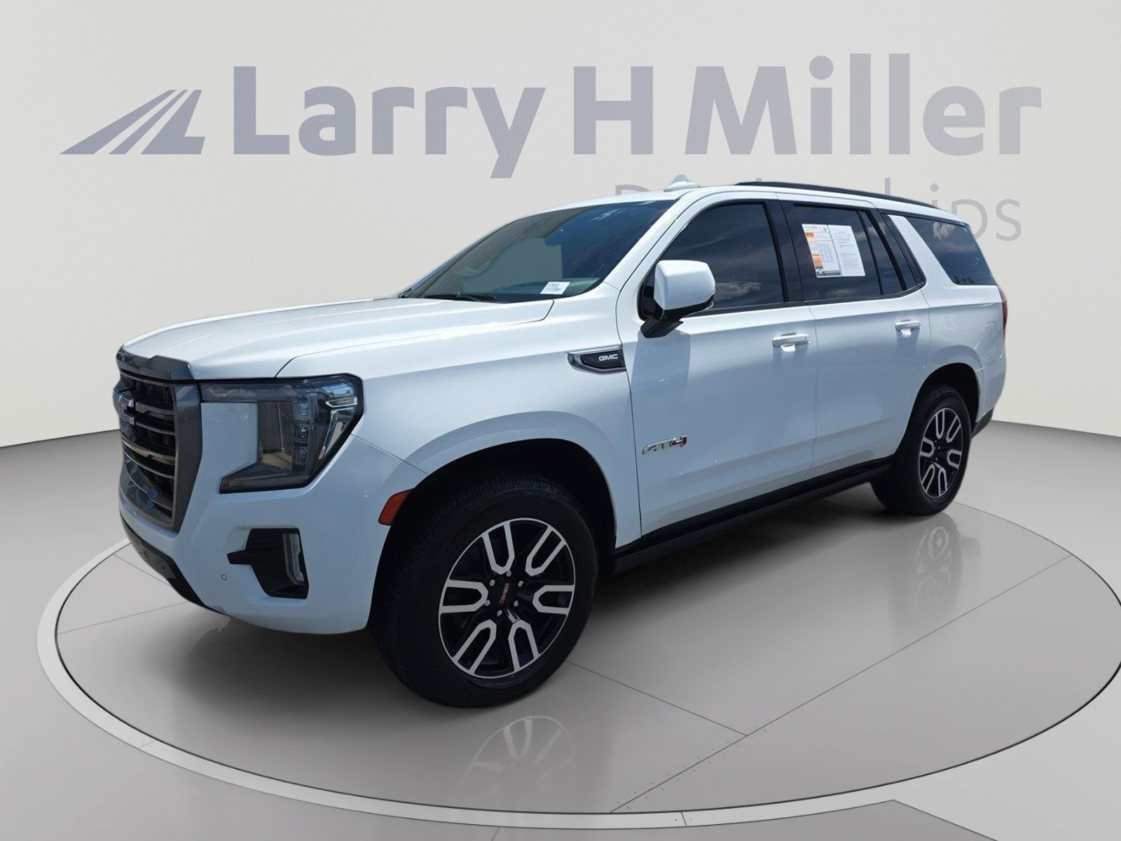 Certified 2021 GMC Yukon AT4 w/ AT4 Premium Plus Package AWD/4WD image 4