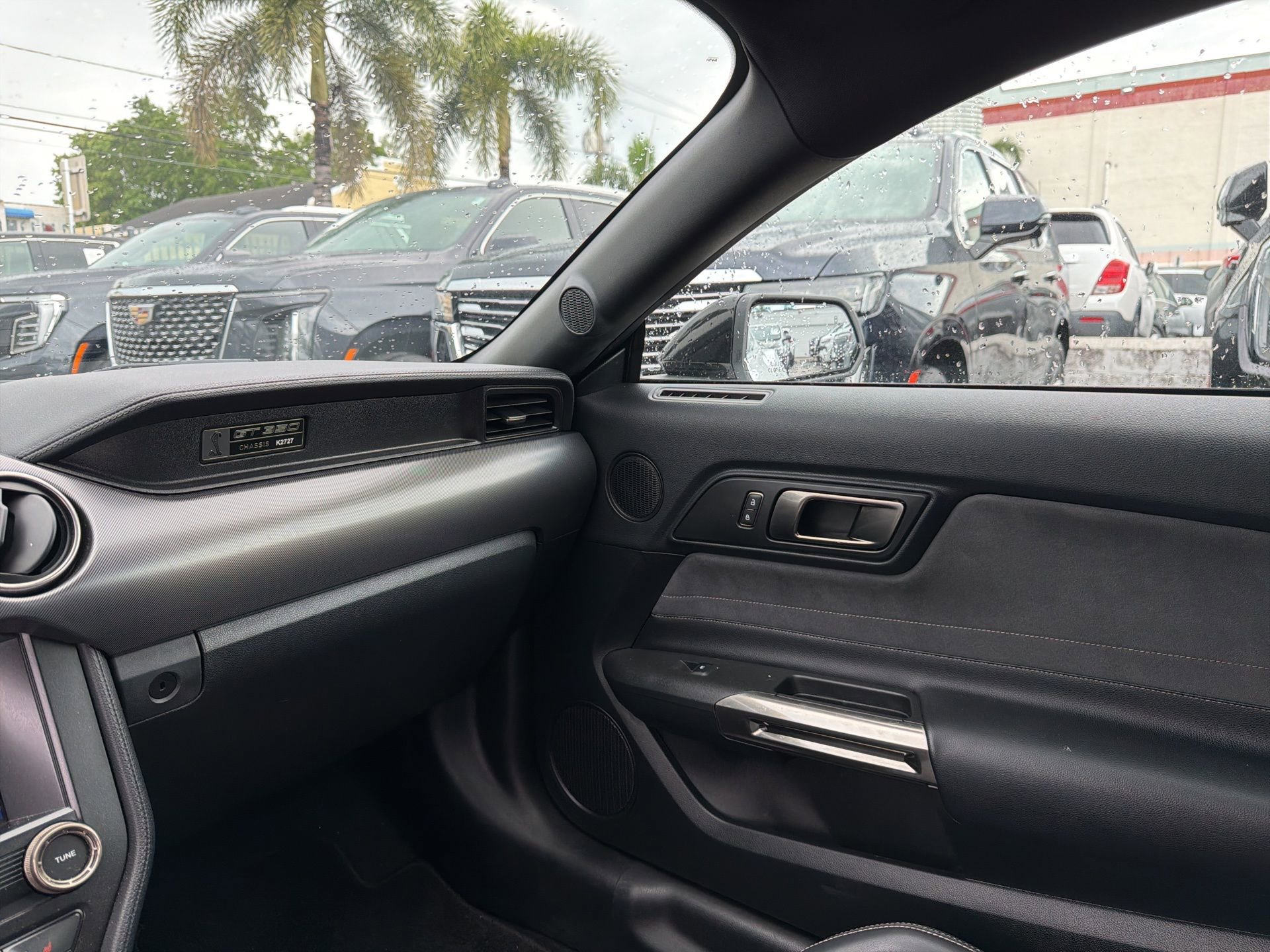Used 2019 Ford Mustang Shelby GT350 w/ Technology Package RWD image 41